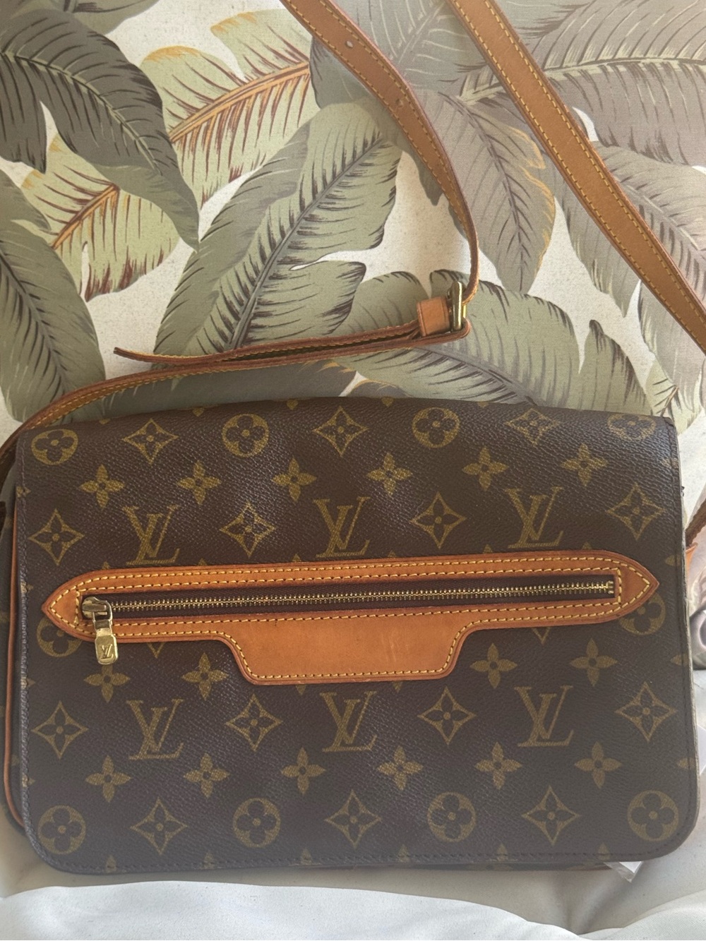 🩵 Louis Vuitton St. Germaine , gorgeous vintage here.🩵